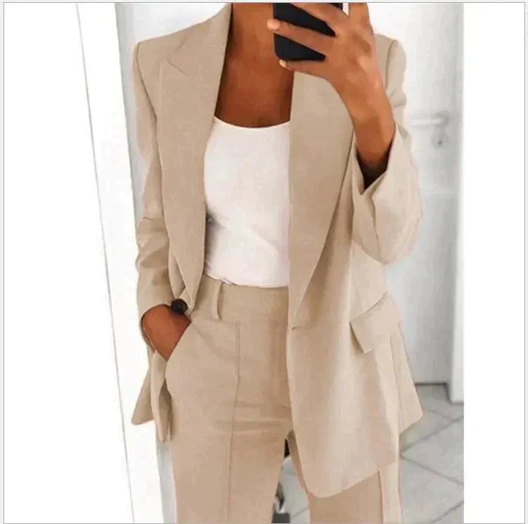 Amara™ | Suit for women.